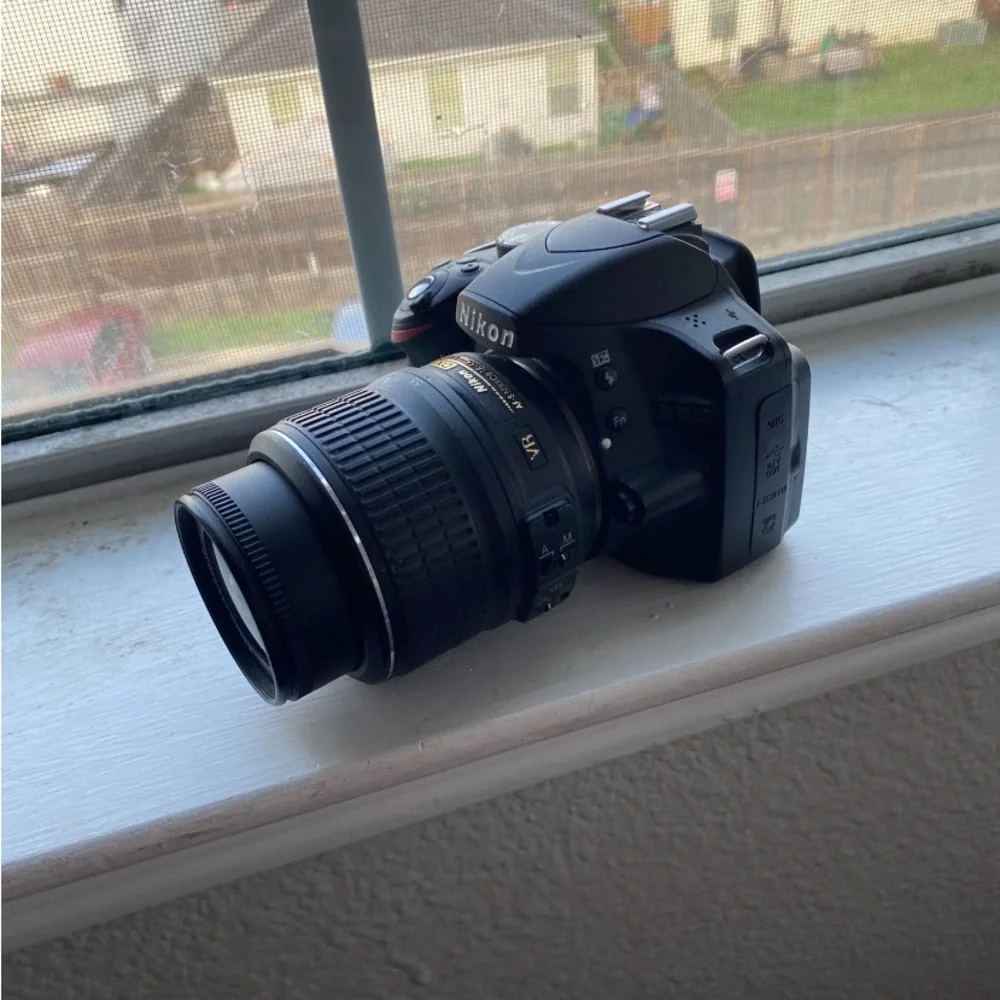 Fully Working Nikon Camera (D3200)
